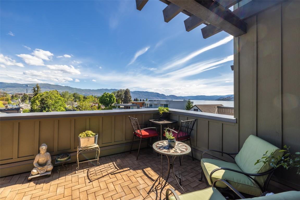 









2901


Abbott

Street, 305,
Kelowna,




BC
V1Y 1G7

