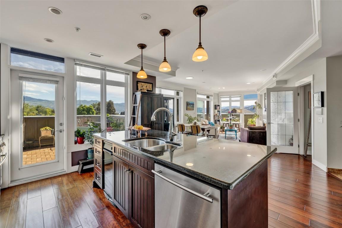 









2901


Abbott

Street, 305,
Kelowna,




BC
V1Y 1G7

