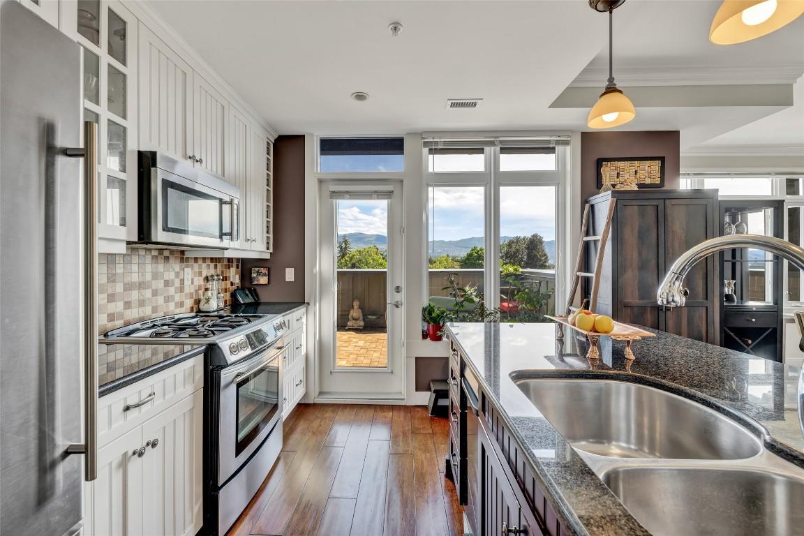 









2901


Abbott

Street, 305,
Kelowna,




BC
V1Y 1G7

