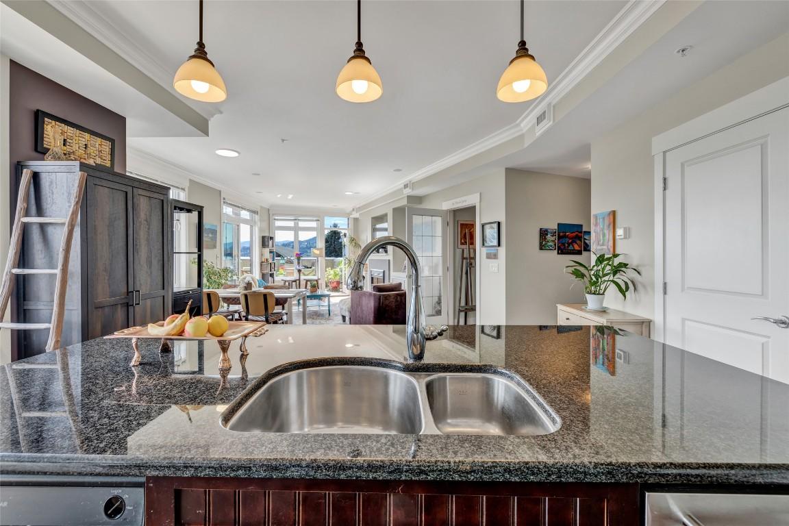 









2901


Abbott

Street, 305,
Kelowna,




BC
V1Y 1G7

