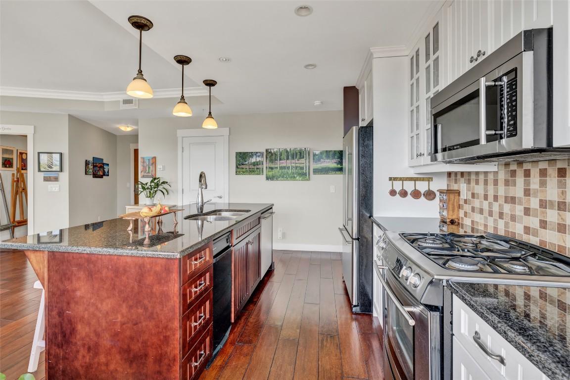 









2901


Abbott

Street, 305,
Kelowna,




BC
V1Y 1G7

