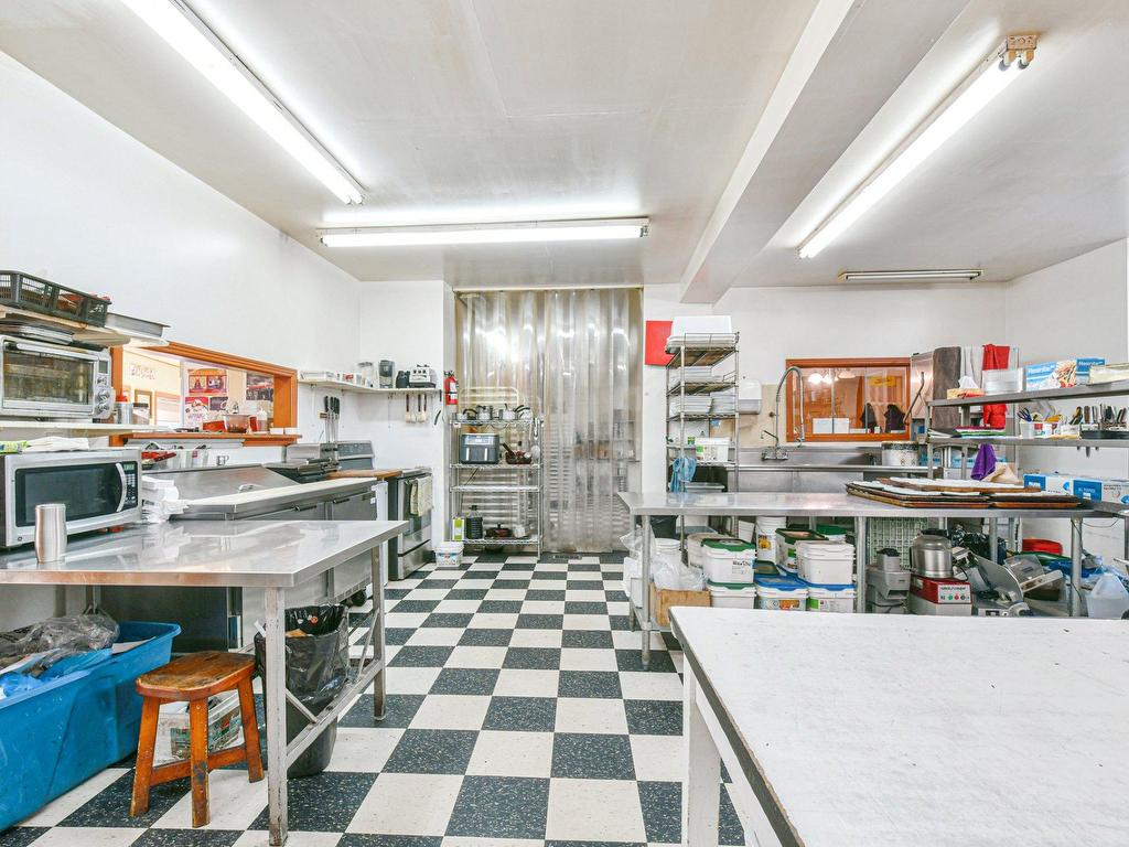 









1395

 - 1405


Rue St-Joseph

,
Sainte-Adèle,




QC
J8B1G5

