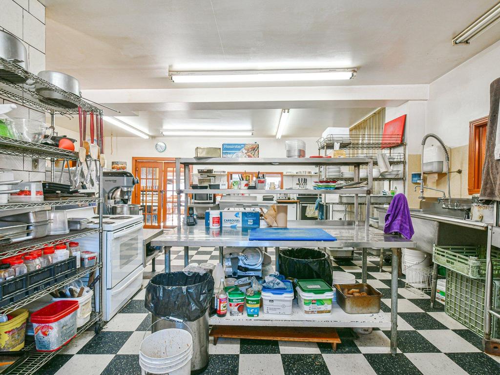 









1395

 - 1405


Rue St-Joseph

,
Sainte-Adèle,




QC
J8B1G5

