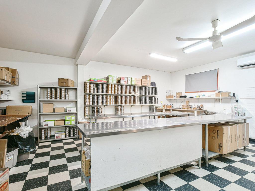 









1395

 - 1405


Rue St-Joseph

,
Sainte-Adèle,




QC
J8B1G5

