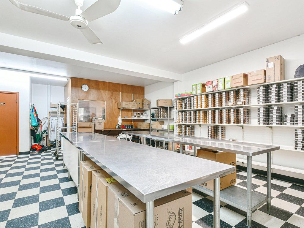 









1395

 - 1405


Rue St-Joseph

,
Sainte-Adèle,




QC
J8B1G5

