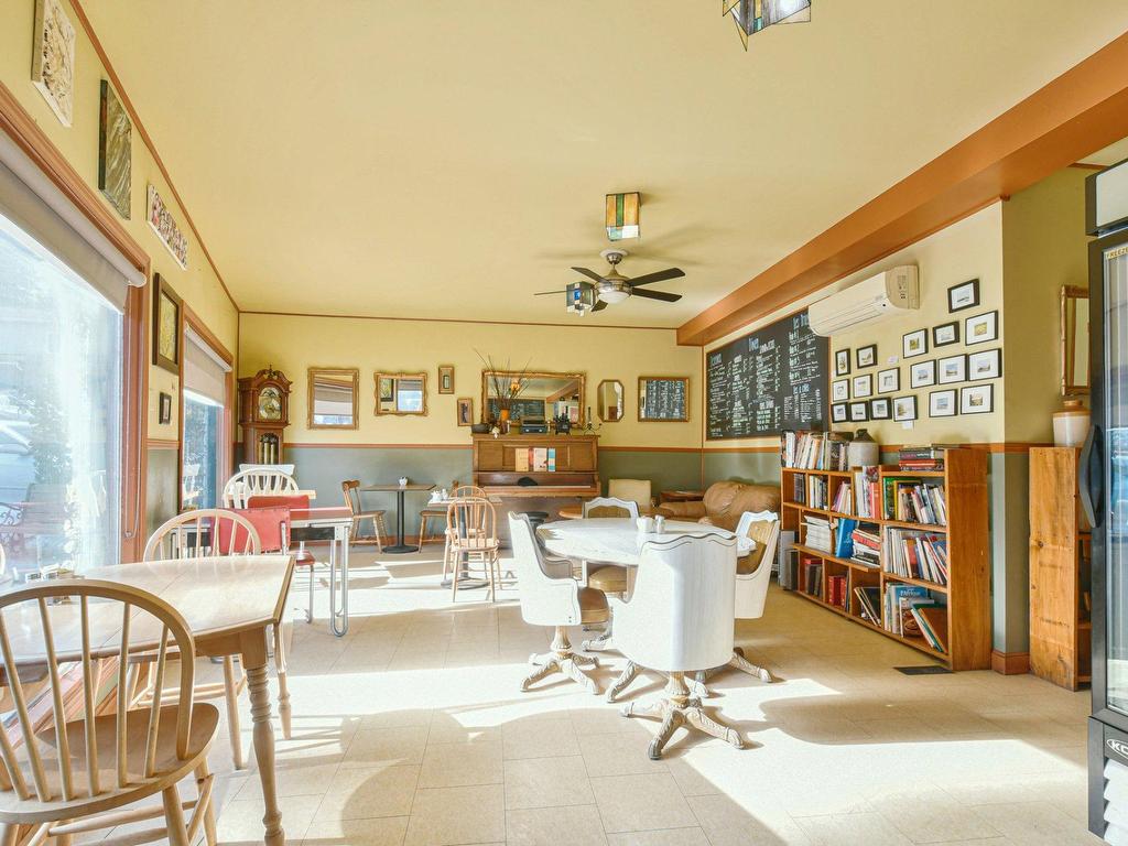 









1395

 - 1405


Rue St-Joseph

,
Sainte-Adèle,




QC
J8B1G5

