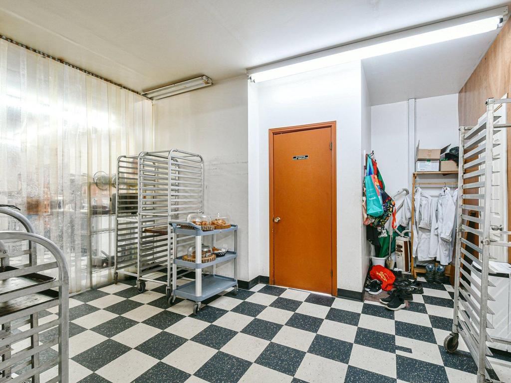 









1395

 - 1405


Rue St-Joseph

,
Sainte-Adèle,




QC
J8B1G5

