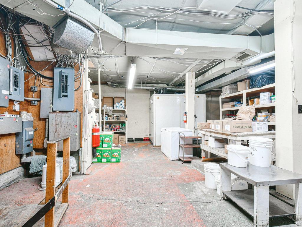 









1395

 - 1405


Rue St-Joseph

,
Sainte-Adèle,




QC
J8B1G5


