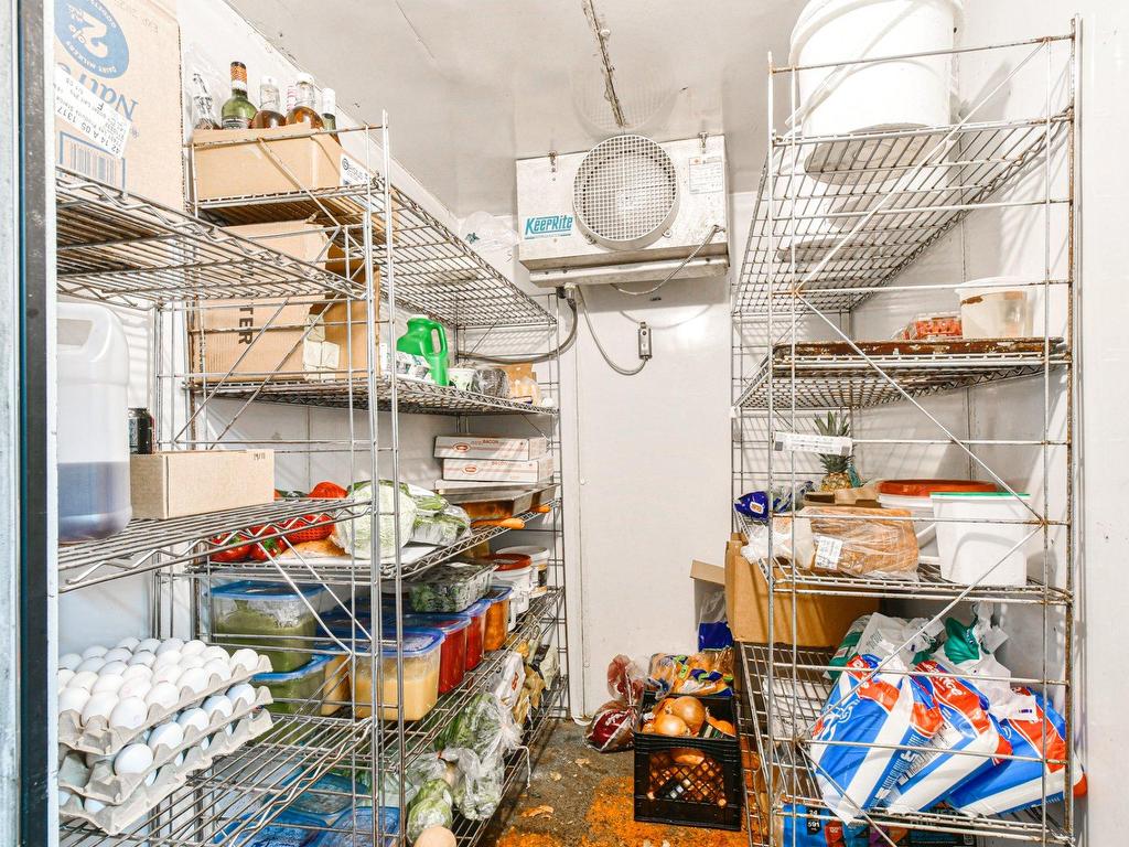 









1395

 - 1405


Rue St-Joseph

,
Sainte-Adèle,




QC
J8B1G5

