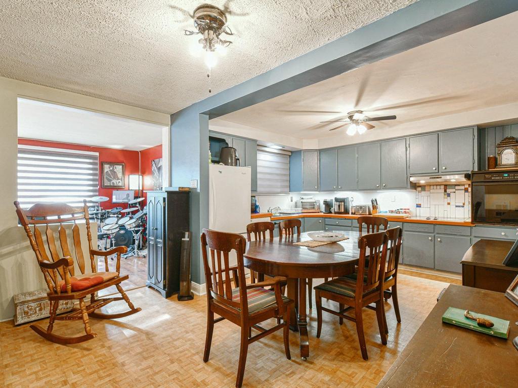 









1395

 - 1405


Rue St-Joseph

,
Sainte-Adèle,




QC
J8B1G5

