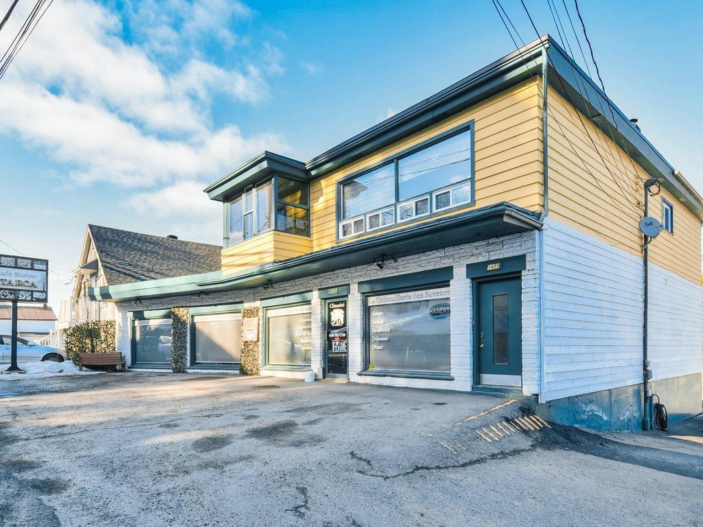 









1395

 - 1405


Rue St-Joseph

,
Sainte-Adèle,




QC
J8B1G5

