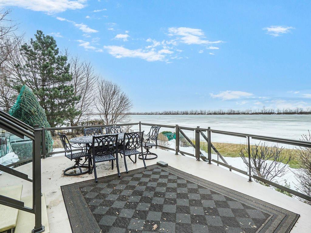 









9052


Boul. Marie-Victorin

,
Brossard,




QC
J4X1A3

