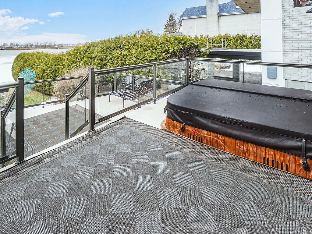 









9052


Boul. Marie-Victorin

,
Brossard,




QC
J4X1A3

