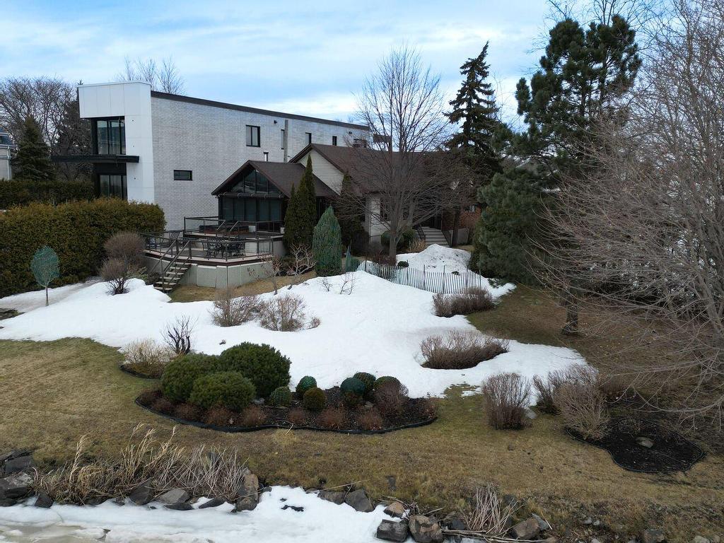 









9052


Boul. Marie-Victorin

,
Brossard,




QC
J4X1A3

