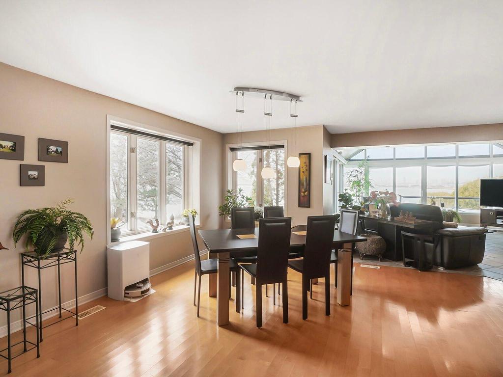 









9052


Boul. Marie-Victorin

,
Brossard,




QC
J4X1A3

