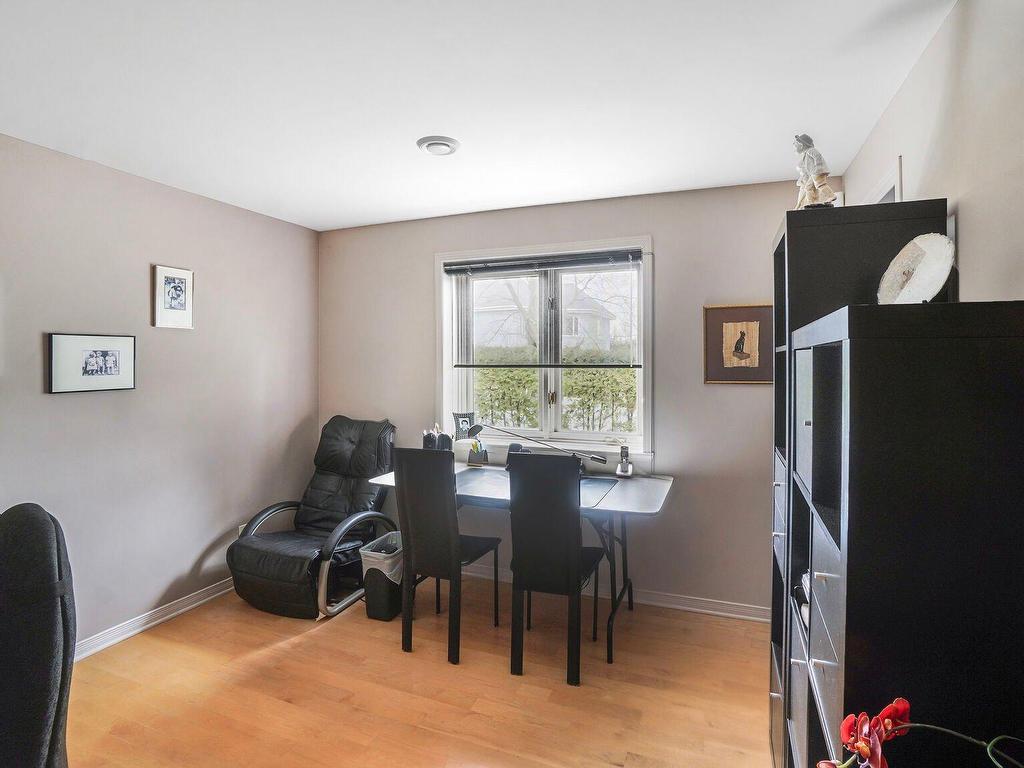 









9052


Boul. Marie-Victorin

,
Brossard,




QC
J4X1A3

