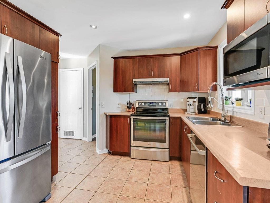 









207


Carré Chopin

,
Saint-Jean-sur-Richelieu,




QC
J3B8W4

