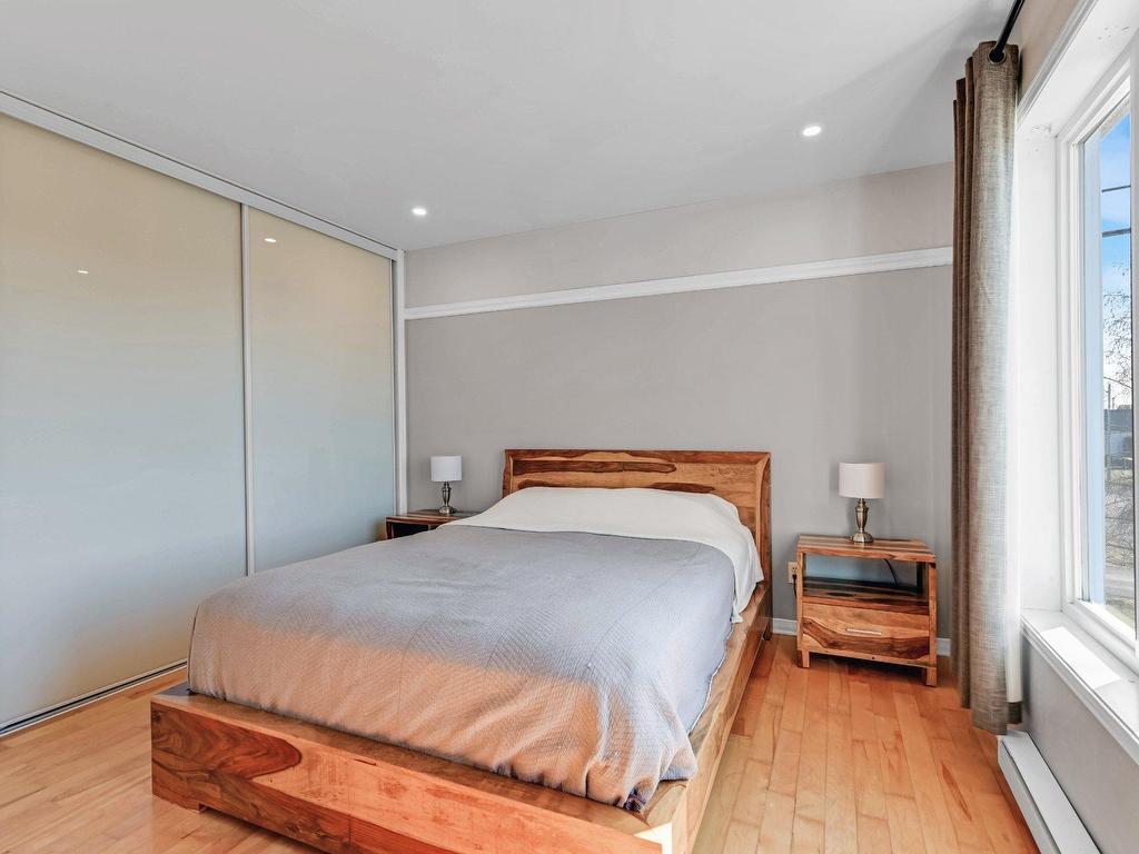 









207


Carré Chopin

,
Saint-Jean-sur-Richelieu,




QC
J3B8W4

