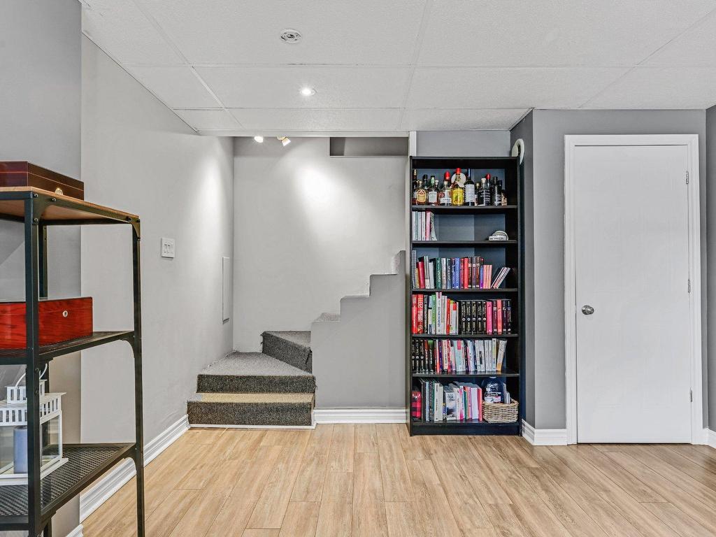 









207


Carré Chopin

,
Saint-Jean-sur-Richelieu,




QC
J3B8W4

