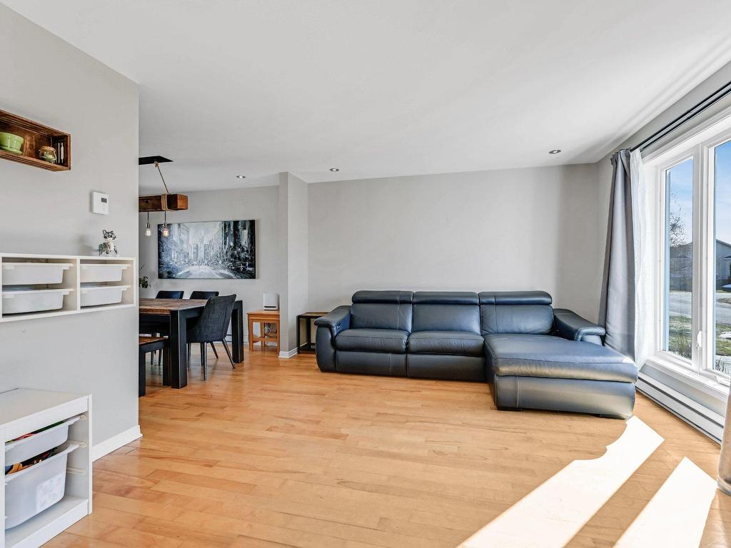 









207


Carré Chopin

,
Saint-Jean-sur-Richelieu,




QC
J3B8W4

