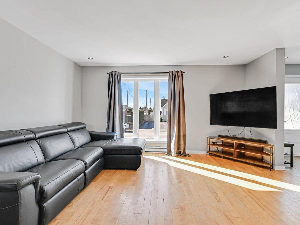 









207


Carré Chopin

,
Saint-Jean-sur-Richelieu,




QC
J3B8W4

