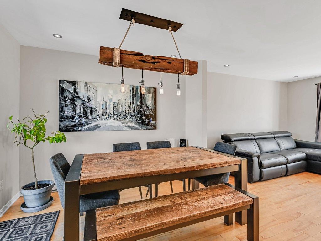 









207


Carré Chopin

,
Saint-Jean-sur-Richelieu,




QC
J3B8W4

