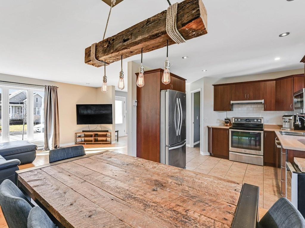 









207


Carré Chopin

,
Saint-Jean-sur-Richelieu,




QC
J3B8W4

