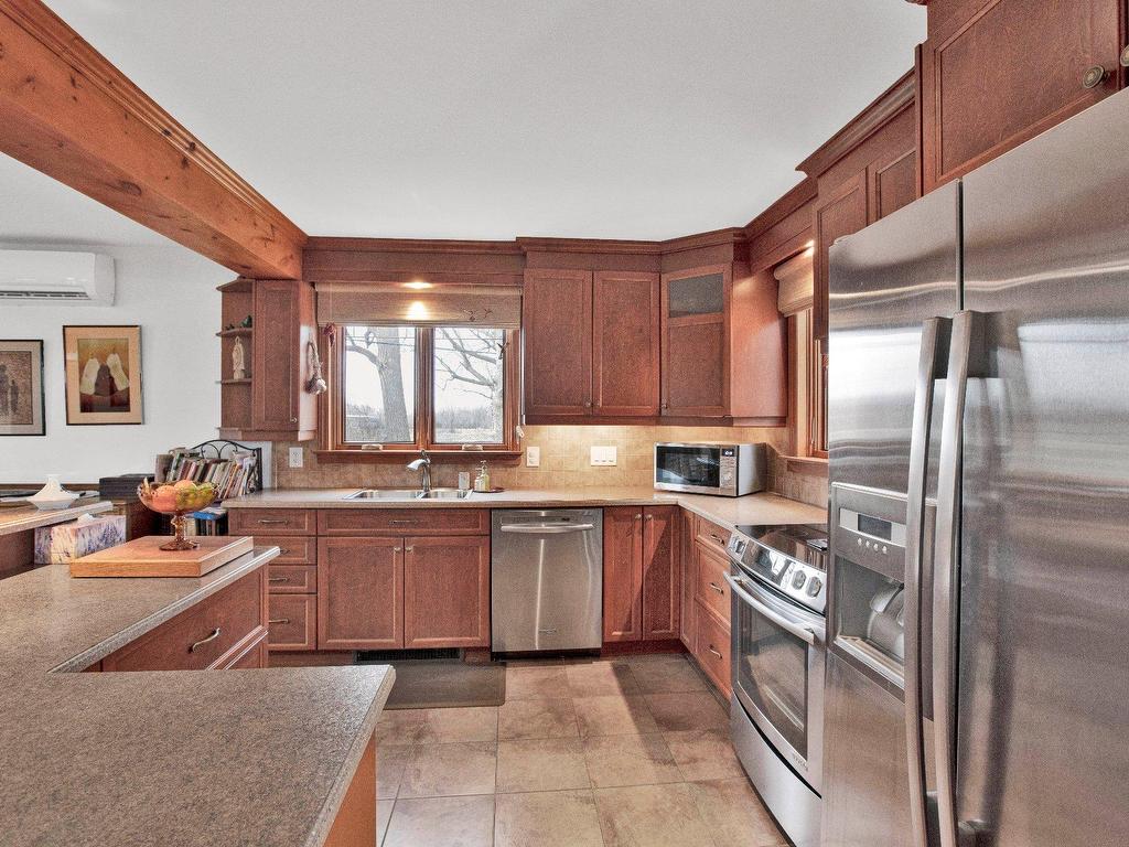 









723


Rue Principale

,
Saint-Paul-de-l'Île-aux-Noix,




QC
J0J1G0

