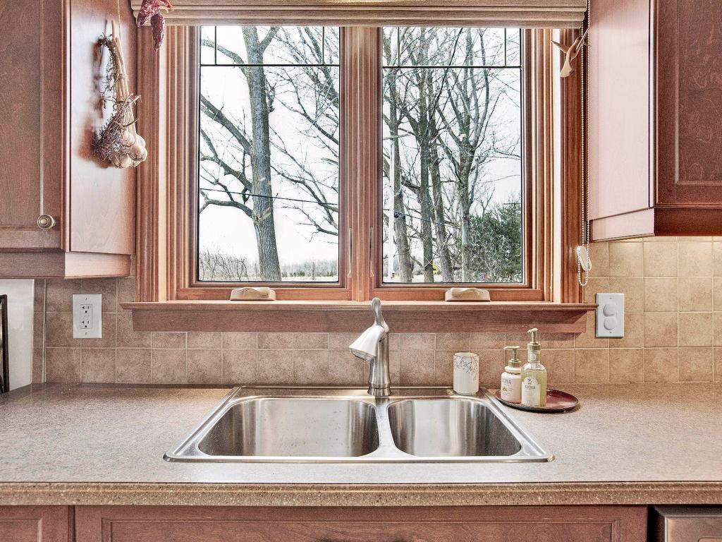 









723


Rue Principale

,
Saint-Paul-de-l'Île-aux-Noix,




QC
J0J1G0

