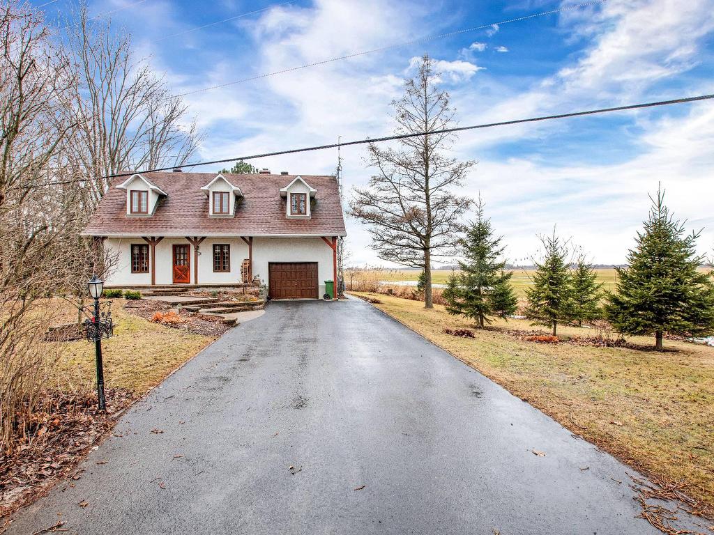 









723


Rue Principale

,
Saint-Paul-de-l'Île-aux-Noix,




QC
J0J1G0

