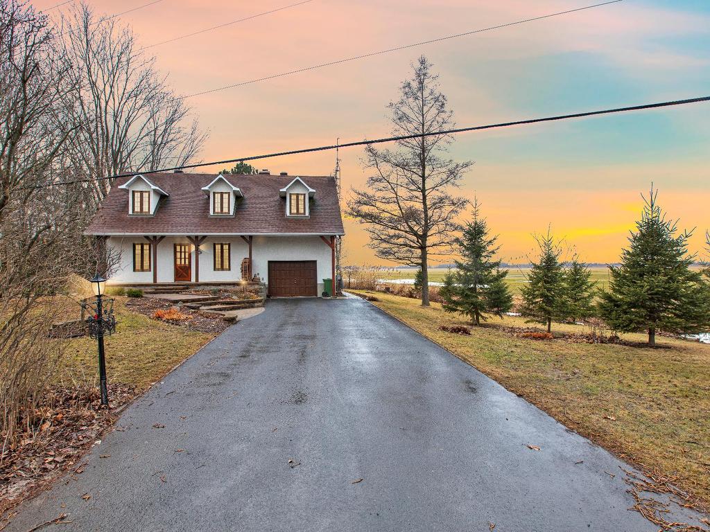 









723


Rue Principale

,
Saint-Paul-de-l'Île-aux-Noix,




QC
J0J1G0


