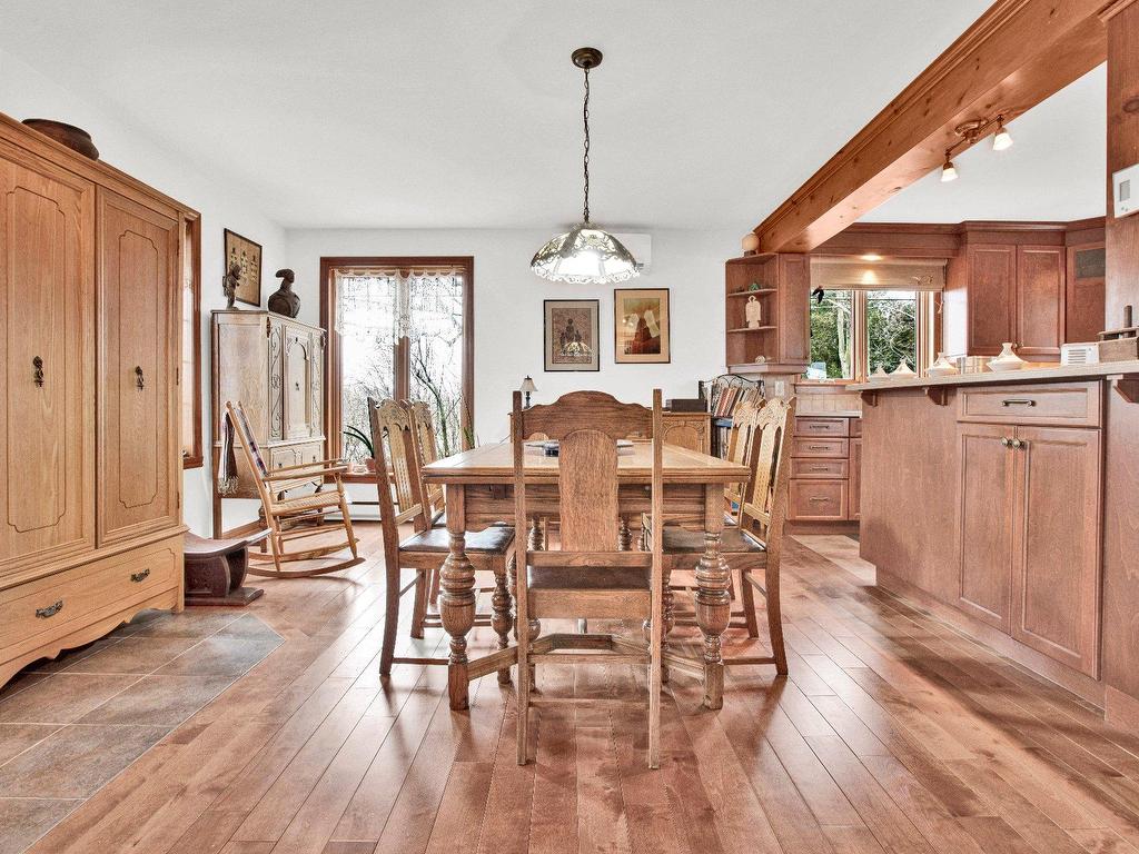 









723


Rue Principale

,
Saint-Paul-de-l'Île-aux-Noix,




QC
J0J1G0

