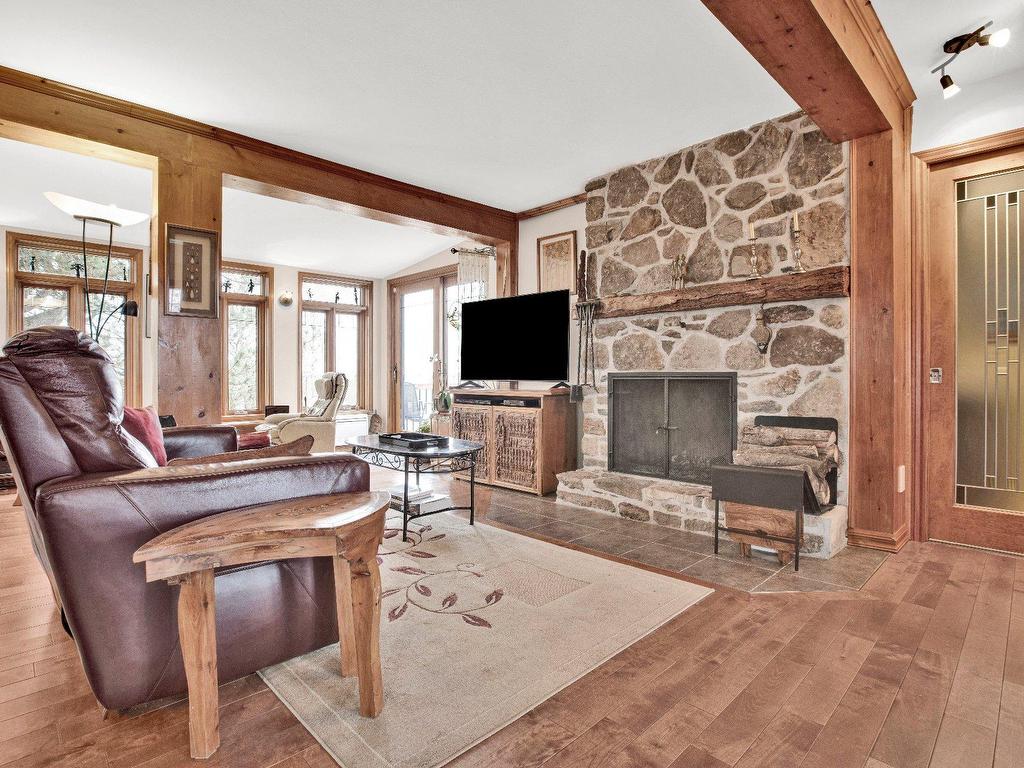 









723


Rue Principale

,
Saint-Paul-de-l'Île-aux-Noix,




QC
J0J1G0

