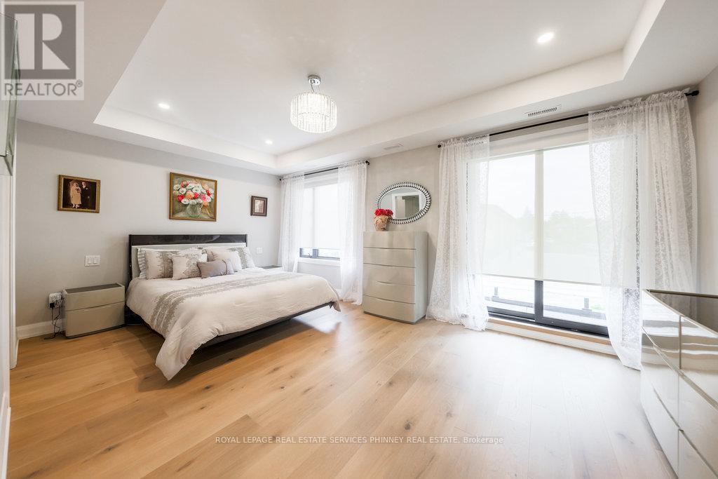 












105 TENTH STREET

,
Toronto,




Ontario
M8V3E9


