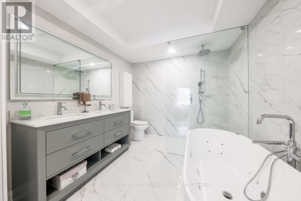 












105 TENTH STREET

,
Toronto,




Ontario
M8V3E9

