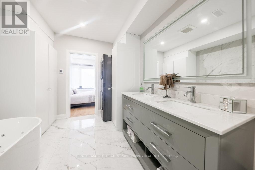 












105 TENTH STREET

,
Toronto,




Ontario
M8V3E9

