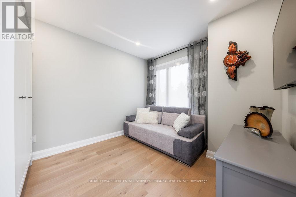 












105 TENTH STREET

,
Toronto,




Ontario
M8V3E9

