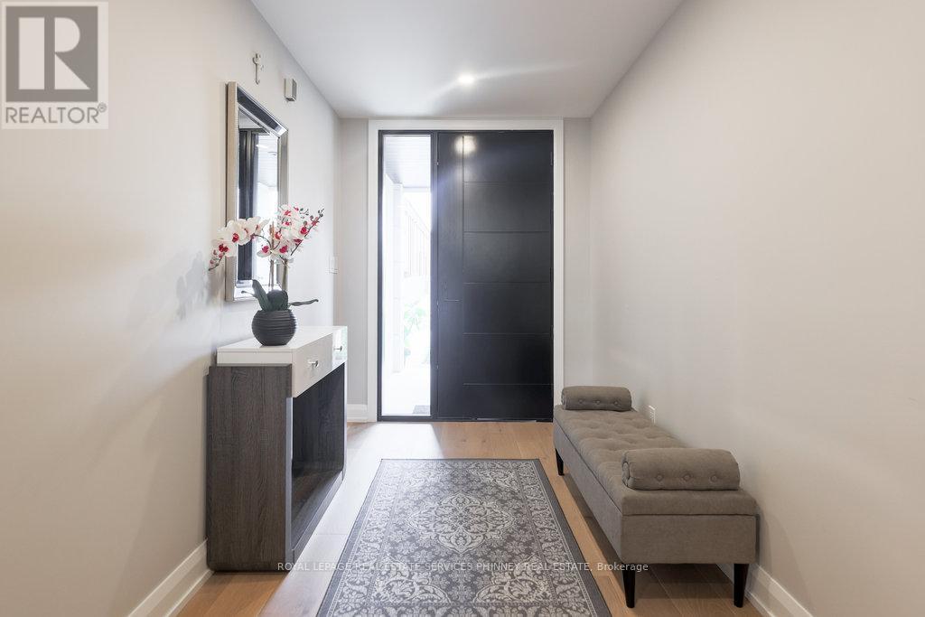 












105 TENTH STREET

,
Toronto,




Ontario
M8V3E9

