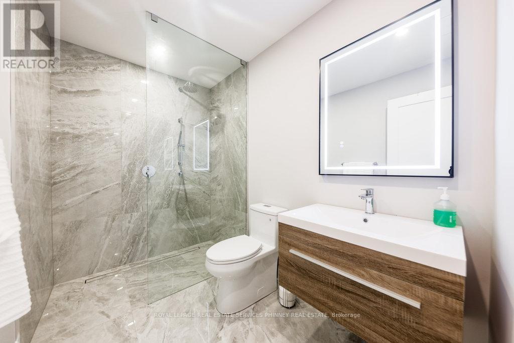 












105 TENTH STREET

,
Toronto,




Ontario
M8V3E9

