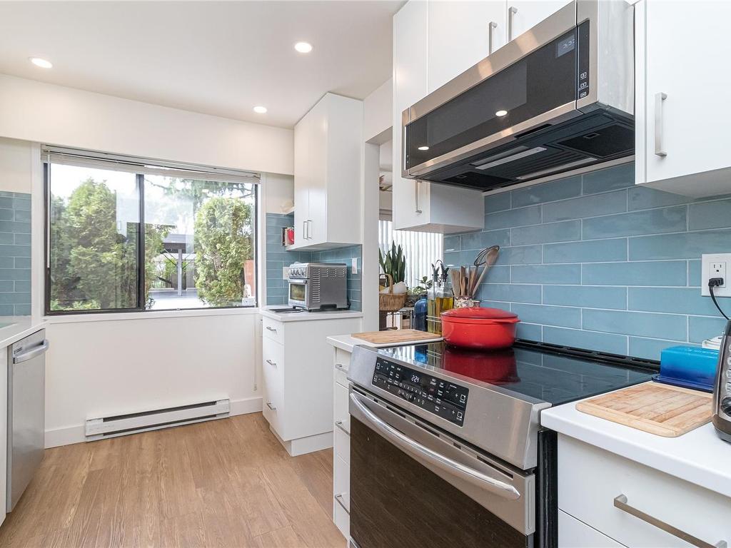 









2286


Henry

Ave, 104,
Sidney,




BC
V8L 2B2

