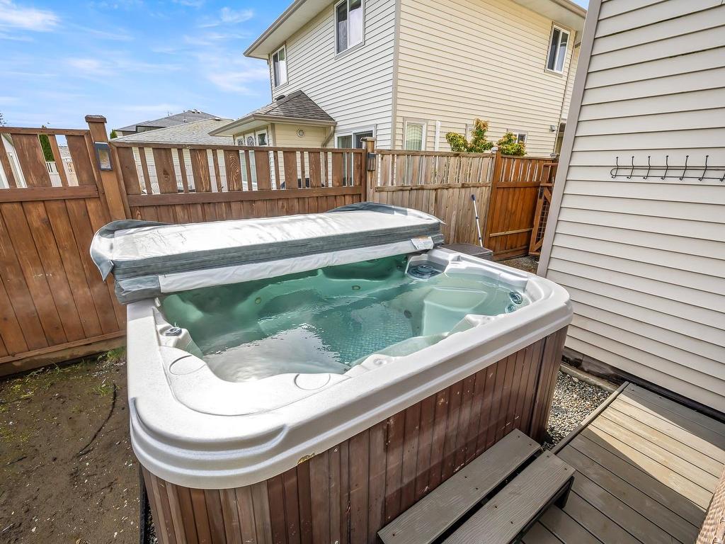 









836


Tracker

Pl,
Comox,




BC
V9M 4E8

