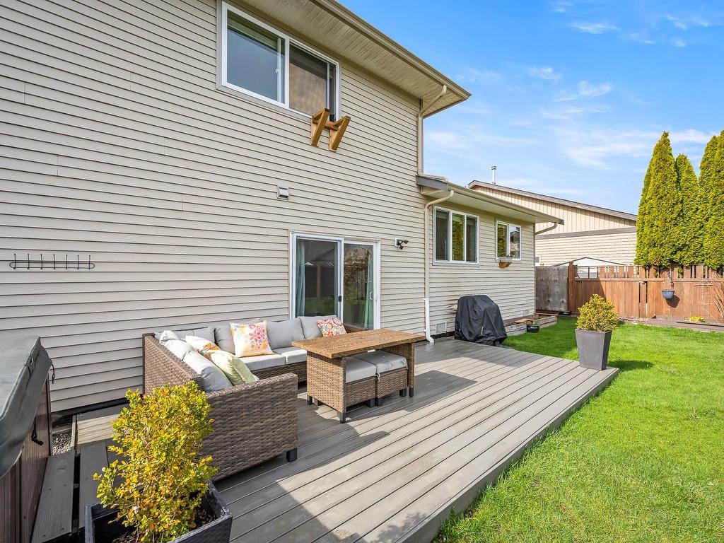 









836


Tracker

Pl,
Comox,




BC
V9M 4E8

