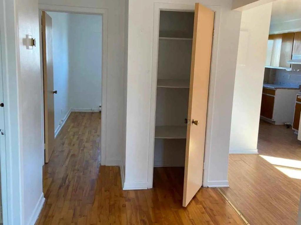 









8756


Rue de Saguenay

,
Montréal (LaSalle),




QC
H8R2R2

