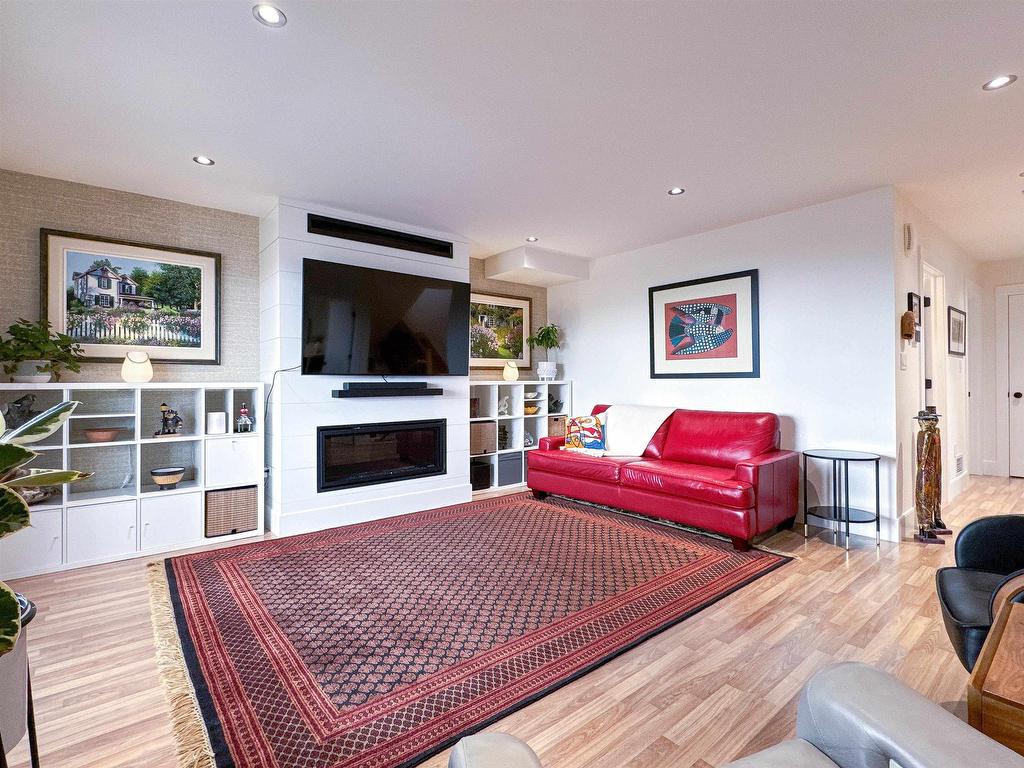 












19 Harvest Drive

,
Stratford,




PE
C1B 0G8

