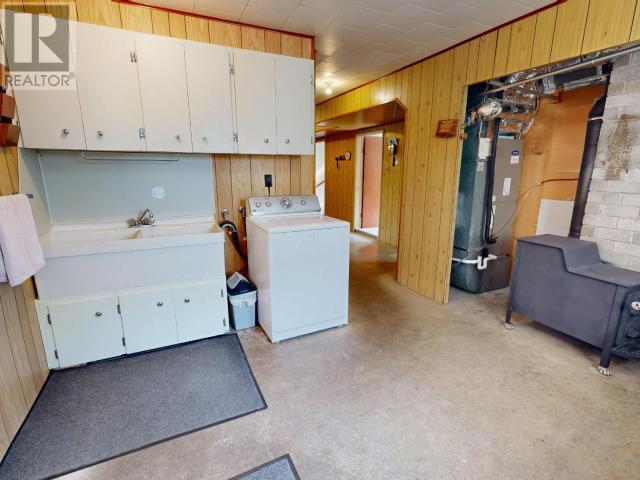 












6015 LOIS STREET

,
Powell River,




British Columbia
