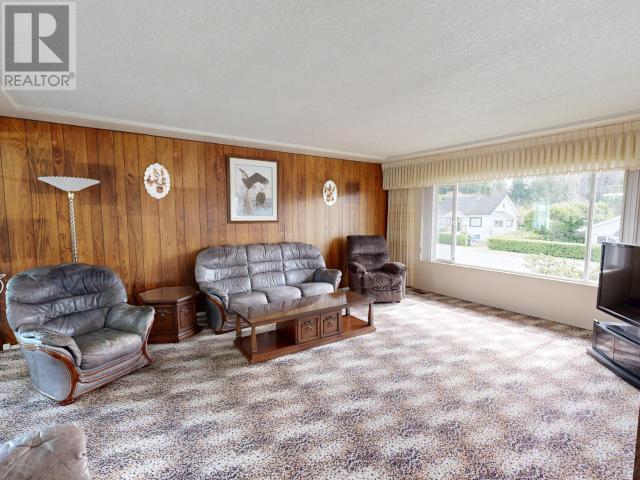 












6015 LOIS STREET

,
Powell River,




British Columbia
