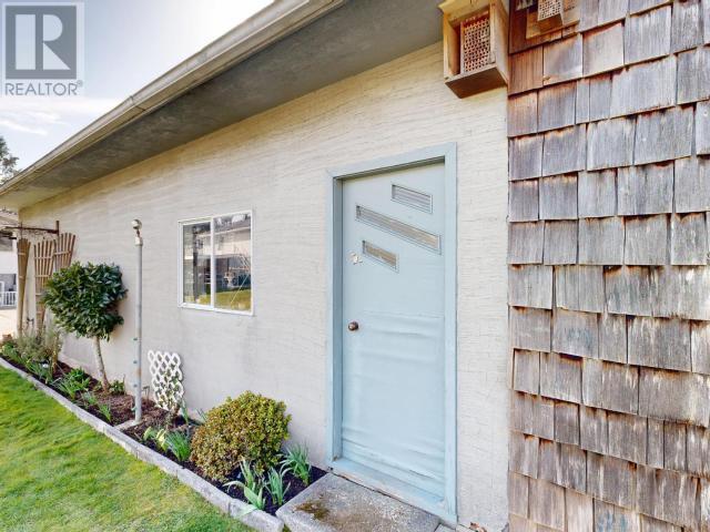 












6015 LOIS STREET

,
Powell River,




British Columbia
