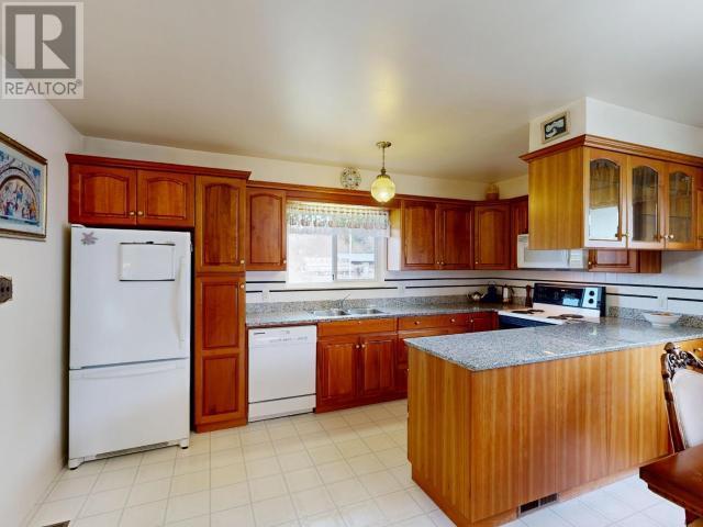 












6015 LOIS STREET

,
Powell River,




British Columbia

