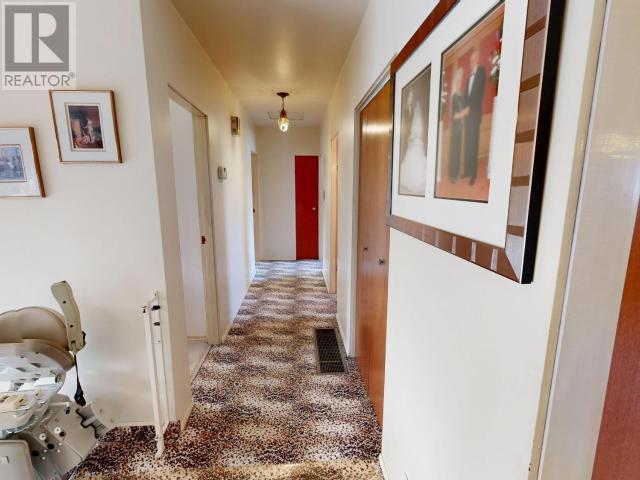 












6015 LOIS STREET

,
Powell River,




British Columbia
