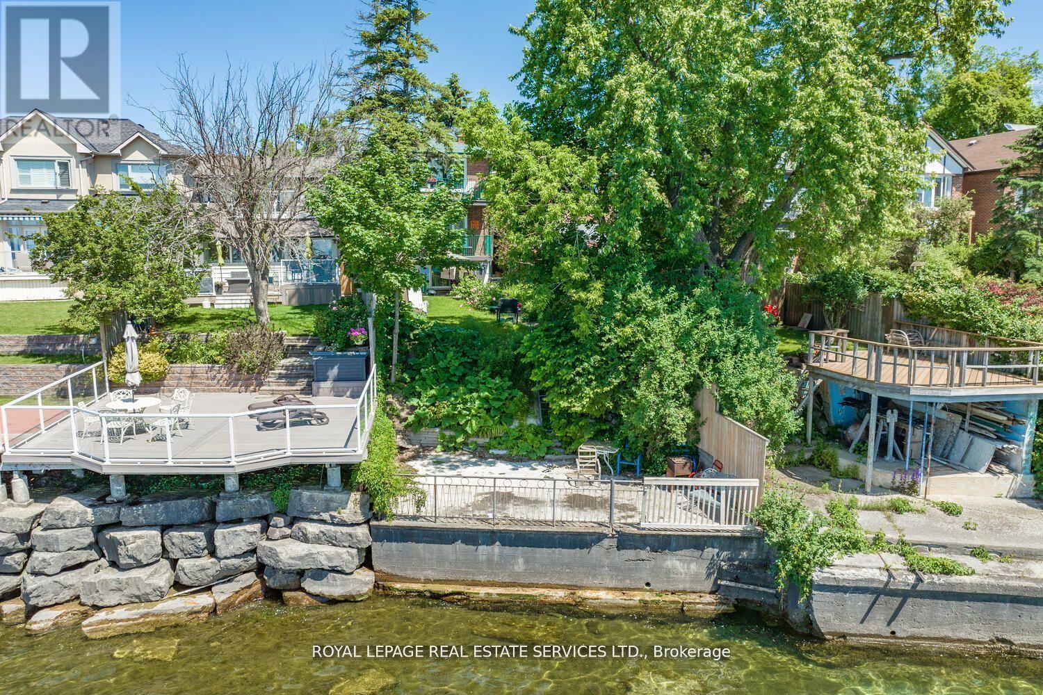 












135 LAKE SHORE DRIVE

,
Toronto,




Ontario
M8V2A1

